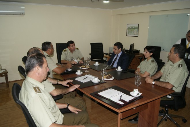 Jefe de la División de Carabineros se reúne con el General Inspector Christian Fuenzalida López, Jefe de la zona metropolitana de Carabineros.
