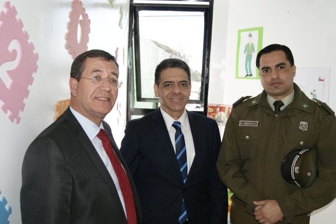 Jefe División de Carabineros visita la guardería habilitada en la  Subcomisaría de la Florida en la serena